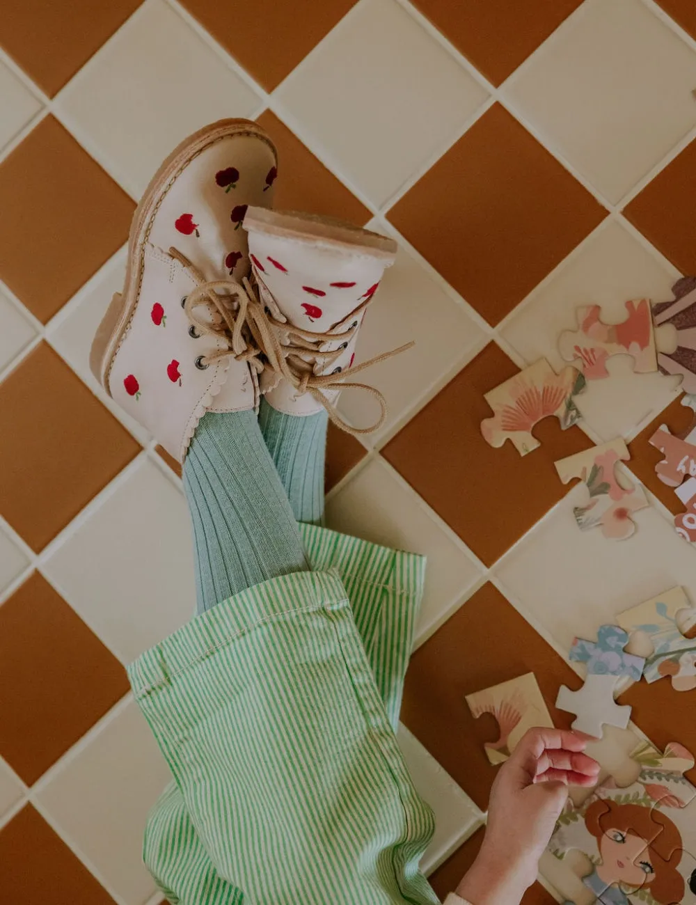 Apple Scallop Boot - Cream